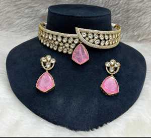 Nouvel Arrivage Parure Collier Ras-de-cou et Boucles d'oreilles en Laiton avec Micro-incrustations Plaqué Or 14 carats pour Femme, Bijoux d'Imitation pour Fiançailles, Mariage et Fêtes - Product Image 1