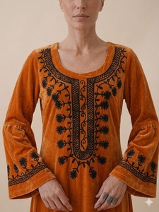 Vestido Largo de Terciopelo Estilo Boho con Bordado Floral, Manga Larga, Cuello Redondo, Corte Holgado, Ropa Casual de Otoño - Product Image 1