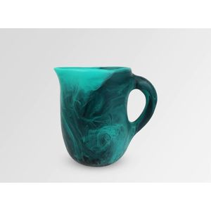 Carafe à eau artisanale en résine imitation marbre bleu, artisanale, décorative, avec poignée contrastante, vaisselle moderne pour la table à manger - Product Image 6