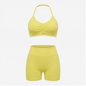 Ensemble de yoga 2 pièces North Approach jaune uni, short taille haute et haut dos nu col en V, sans couture, respirant, vêtements de sport - Product Image 1