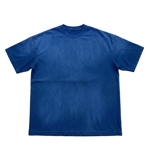 Camiseta de manga corta para hombre, ecológica, de algodón peinado, con logo personalizado disponible, en stock, camiseta con efecto lavado ácido. - Product Image 1