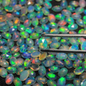 Opale naturelle éthiopienne Welo, taille rose, dos plat, 6x4mm, forme ovale, pour la création de bijoux - Product Image 1