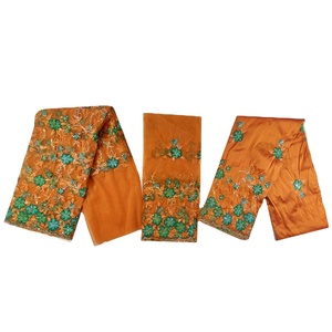 Fait à la main lourd perlé nigérian femmes George Wrapper Design robe meilleure qualité entièrement perlé coton de soie pour l'hiver et l'automne - Product Image 1