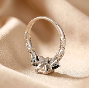 Bague Art Déco en Moissanite taille princesse 5MM avec pierre précieuse bleue latérale en argent 925, cadeau idéal pour femme pour un anniversaire - Product Image 2