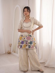 Ensemble Salwar en soie beige brodé de fleurs pour femmes, Kurta et pantalon Palazzo, tenue élégante décontractée pour les fêtes, vêtements sur mesure - Product Image 1