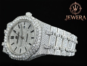 Hot Sale Stainless Steel Silver <b>Watch</b> with Mossinate Diamonds Luxurious Design <b>for</b> Stylish Professionals and Fashion Enthusiasts - Product Image 2