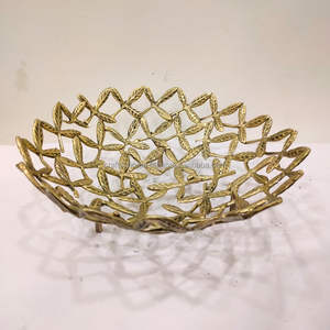 Grand panier de rangement rond en fil métallique doré fait à la main Bol à fruits élégant pour la décoration intérieure et l'artisanat naturel poli - Product Image 2