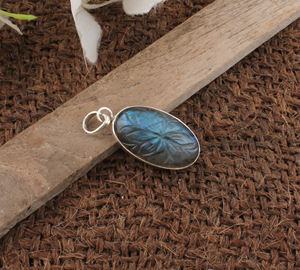 Pendentif en labradorite bleue naturelle sculpté à la main, collier en argent sterling 925, pierre précieuse, bijoux vintage pour femmes, cadeau d'anniversaire - Product Image 5