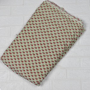 Tela de Algodón Estampada a Mano con Diseño Floral Verde y Rojo, Orgánica, Ecológica, Hecha a Mano, para Confección de Prendas y Textiles para el Hogar - Product Image 1