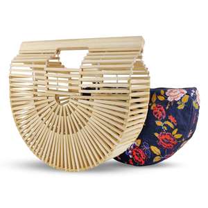 Aunque puede ser caro, el producto más popular es el caramelo de goma de musgo marino, que está hecho principalmente de frutas y musgo marino. - Product Image 2