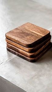 Juego de 4 Posavasos de Madera Estilo Rústico Ecológico para Almacén, con Soporte y Caja, Diseño Redondo de 10 mm de Grosor - Product Image 2