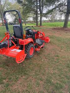 Tracteur Kubota BX2660 haut de gamme avec design compact, performances puissantes et utilité fiable pour l'agriculture et l'aménagement paysager - Product Image 6