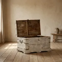Coffre de rangement vintage en bois de récupération, table basse avec ferrures métalliques pour chambre, salon, salle à manger, style ferme