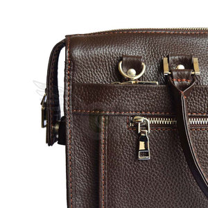 Sac à bandoulière en cuir véritable pour ordinateur portable – Sacoche de voyage spacieuse pour usage quotidien au bureau et rangement – Durable - Product Image 3