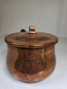 Casserole en cuivre de forme ronde, design vintage, poignée en bois, ustensile de cuisine en métal durable, utilisation générale pour cuisinière à gaz et à induction - Product Image 4