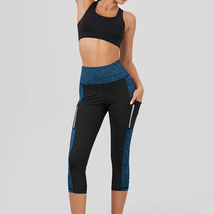 Leggings capri pour femmes de bonne qualité à bas prix, disponibles en nouveaux modèles avec logo personnalisé, prix avantageux, séchage rapide. - Product Image 4