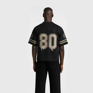 Maillot de football noir oversize pour homme, personnalisable avec numéro, style streetwear, haut de sport vintage en maille - Product Image 4