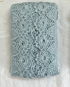 ผ้าลูกไม้กีปัวร์ปักลายสีสันสดใส ขนาด 35 มม. คุณภาพพรีเมียม เป็นมิตรต่อสิ่งแวดล้อม ผลิตจากโพลีเอสเตอร์ เหมาะสำหรับงาน DIY เสื้อผ้า รองเท้า และกระเป๋า - Product Image 4