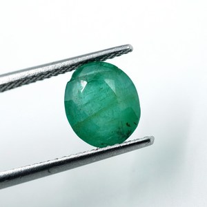 HAYAAT GEMS Esmeralda de Zambia de 1.50ct, Corte Ovalado Facetado, Color Marrón, 8.5x7x4mm, para Joyería - Product Image 3