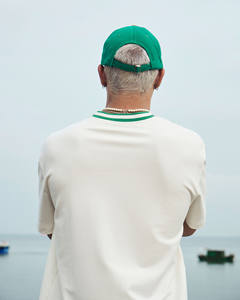 T-shirt à manches courtes pour homme 100 % coton tricoté, col en V formel, coupe ample, logo frontal, respirant, écologique, fabriqué au Vietnam - Product Image 4