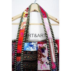 กระเป๋าถือผ้าฝ้ายพิมพ์ลายปะติดปะต่อ กระเป๋าผ้าฝ้ายพิมพ์ลายบล็อกอินเดีย กระเป๋าผ้าควิลท์ กระเป๋าหิ้วชายหาด - Product Image 4