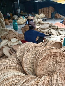 Bandeja Redonda de Ratán Tejida a Mano, con Borde Elevado, Ecológica, para Servir, Venta al Por Mayor, para Uso en el Hogar y la Cocina - Product Image 4