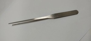 Pince à épiler ultra-légère en acier inoxydable au design fin pour le soin professionnel des cils et des sourcils avec étiquette personnalisée - Product Image 4