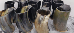 Authentiques cornes à boire vikings, chopes médiévales, tasses à bière en corne, cadeaux pour les garçons d'honneur, le témoin, les demoiselles d'honneur, cadeaux de mariage, cadeaux pour la fête des mères - Product Image 2