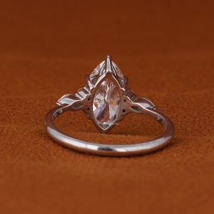 Anillo de Oro Sólido de 14K con Corte Marquesa de 2CT, Diamante Cultivado en Laboratorio de Color D, Anillos de Compromiso Finos para Boda, Excelente Calidad - Product Image 6