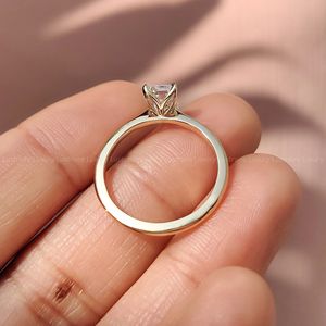Anillo de Diamantes de Plata 925 de Alta Joyería, Corte Esmeralda de 1.00 a 2.00 CT, Color E, Claridad VS, Estilo Solitario para Mujer, Regalo de Compromiso Nupcial - Product Image 3