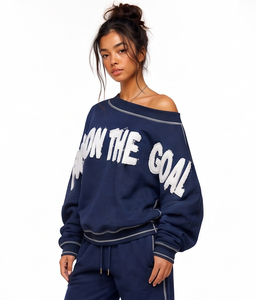 Sweat-shirt ample à épaules dénudées pour femme, personnalisable avec broderie de lettres, en tissu éponge 430 GSM, vente en gros - Product Image 3