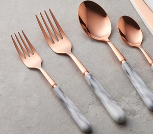 Ensemble de couverts en or rose avec poignées en marbre, design moderne, passe au lave-vaisselle, pour la vaisselle de mariage - Product Image 1
