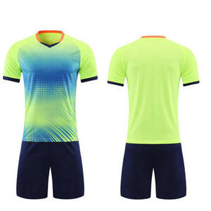 Maillots de football personnalisés de qualité supérieure, respirants et à séchage rapide, shorts pour hommes adultes, ensembles uniformes en polyester à dégradé de couleurs - Product Image 6
