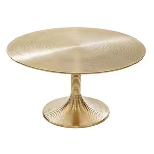 Table basse tendance en cuivre martelé avec base en métal pour hall d'hôtel, salon ou centre de réception - Product Image 6