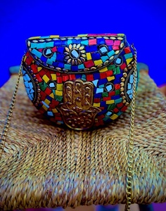 Exportador indio de artesanías de Lujo ofrece elegantes cuentas de mosaico de trabajo bolsos de noche de metal para mujeres para ropa de fiesta al mejor precio - Product Image 5