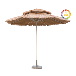 Sombrilla decorativa de hojas de palma para sombra en exteriores, ideal para hoteles, cafeterías y áreas de ocio al aire libre. - Product Image 5