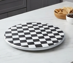 Soporte giratorio premium redondo a cuadros en blanco y negro para exhibir en la mesa de la cocina. - Product Image 5