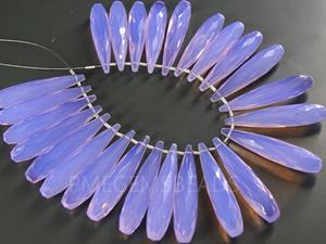 Perle en verre facettée allongée bleu lavande, faite à la main, pierre en vrac, 35 mm de long environ, certifiée par un tiers, marque PMEGEMSBEADS - Product Image 2