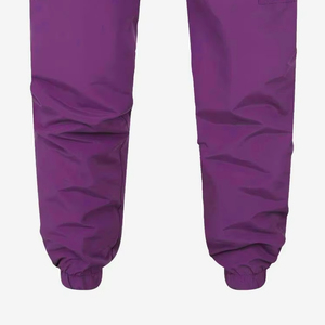 Pantalones cargo para hombre de color sólido con múltiples bolsillos, cintura elástica con acceso por cremallera, ideales para actividades al aire libre en otoño. - Product Image 4
