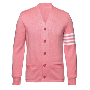 Pull en acrylique tricoté rose pour femmes et hommes, avec logo brodé de lettres grecques, idéal pour les fraternités, les sororités, les écoles et les universités - Product Image 1