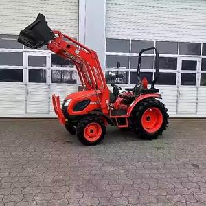 Excavatrice d'occasion robuste de 3000 kg avec poste de conducteur à vitres haute visibilité et lame avant pour le nivellement des terrains urbains - Product Image 6