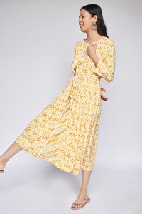 Vestido Midi Amarillo con Estampado Boho para Mujer, Manga Tres Cuartos, Cintura Alta, Corte A, Verano, Cómodo, Casual - Product Image 1