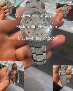 Reloj Automático para Hombre de Alta Gama Personalizado con Diamantes de Laboratorio Incrustados a Mano, Cristal de Moissanita y Resistencia al Agua de 10 Bares - Product Image 2