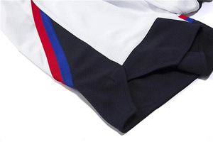 Uniformes de basket-ball personnalisés Sibrin en gros |   Maillots et shorts d'équipe avec logo, nom et numéro |   Ensemble de basket-ball réversible sublimé USA - Product Image 5