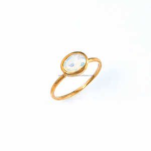 แหวนเงินแท้ 925 ประดับโอปอลไลท์ ชุบทองคำ 18k สไตล์ทันสมัย เหมาะสำหรับงานแต่งงาน งานเลี้ยง และวันครบรอบ - Product Image 2