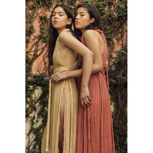 เดรสยาวทรงโบโฮจีบระบาย แขนกุด ทรงปกติ ผ้าทอสีพื้น 100% ผ้าฝ้าย สำหรับฤดูร้อนและฤดูใบไม้ร่วง รุ่น Athena แต่งชายผ่าและลายถัก - Product Image 1