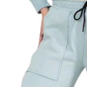 Pantalon de jogging cargo bleu clair pour femme, taille élastique avec cordon de serrage, décontracté, avec poches latérales et chevilles resserrées, idéal pour l'entraînement - Product Image 2