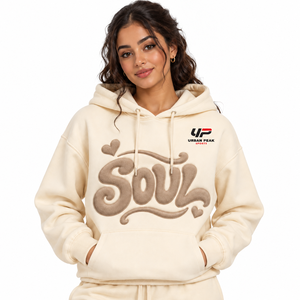 Sudadera con Capucha Moderna para Mujer con Estampado en Relieve, Letras en Relieve Intensas, Tela Suave y Estilo Urbano Contemporáneo - Product Image 1