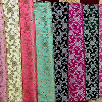 Tissu brodé en fil métallique de créateur