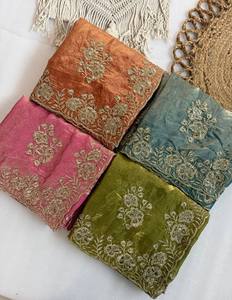 Telas SAREES: Material de satén Fandy puro con bordado de cuentas en la palu, con lentejuelas y borde con trabajo de corte. - Product Image 5